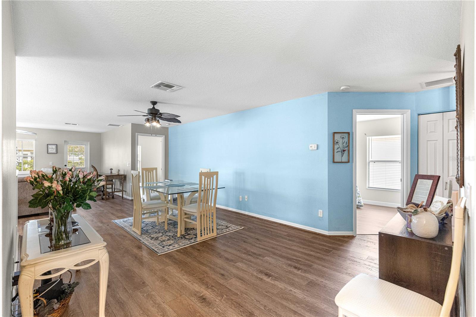 ON TOP OF THE WORLD - Residential