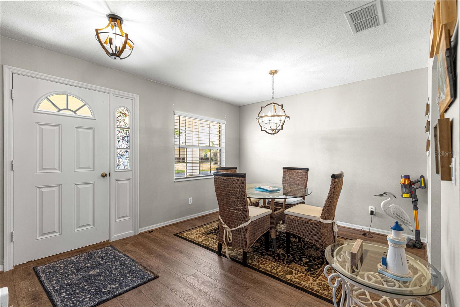 ON TOP OF THE WORLD - Residential