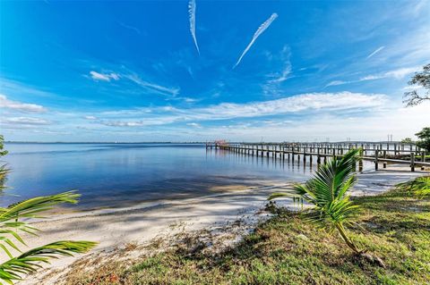 A home in PORT CHARLOTTE