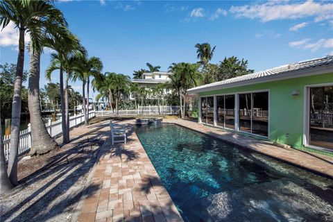 A home in LONGBOAT KEY