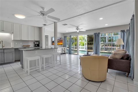 A home in LONGBOAT KEY