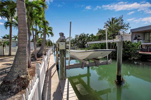 A home in LONGBOAT KEY