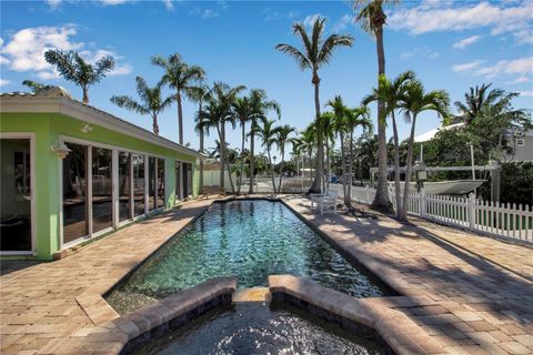 A home in LONGBOAT KEY