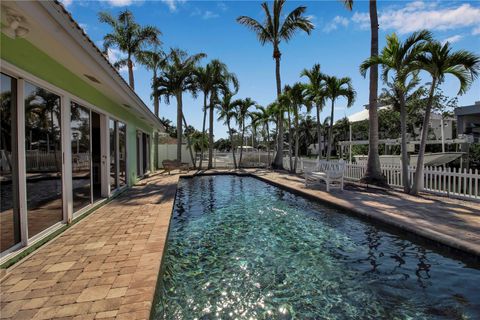 A home in LONGBOAT KEY