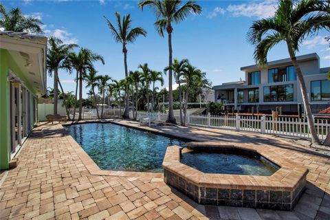 A home in LONGBOAT KEY