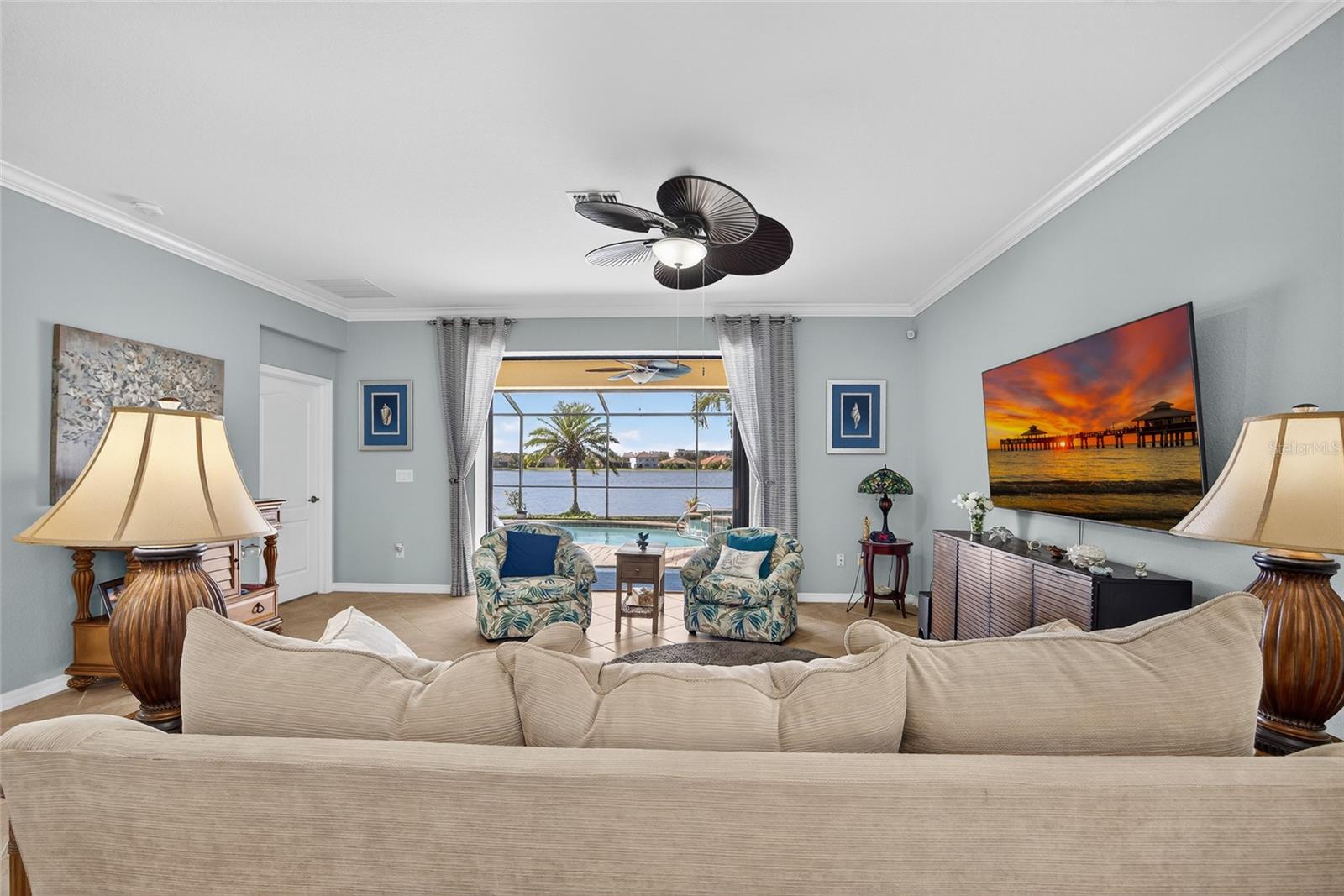 PROMENADE WEST/FORUM PH 2 - Residential