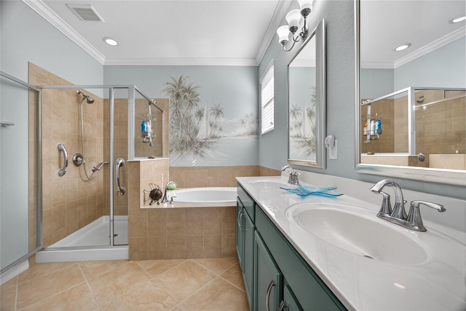 PROMENADE WEST/FORUM PH 2 - Residential