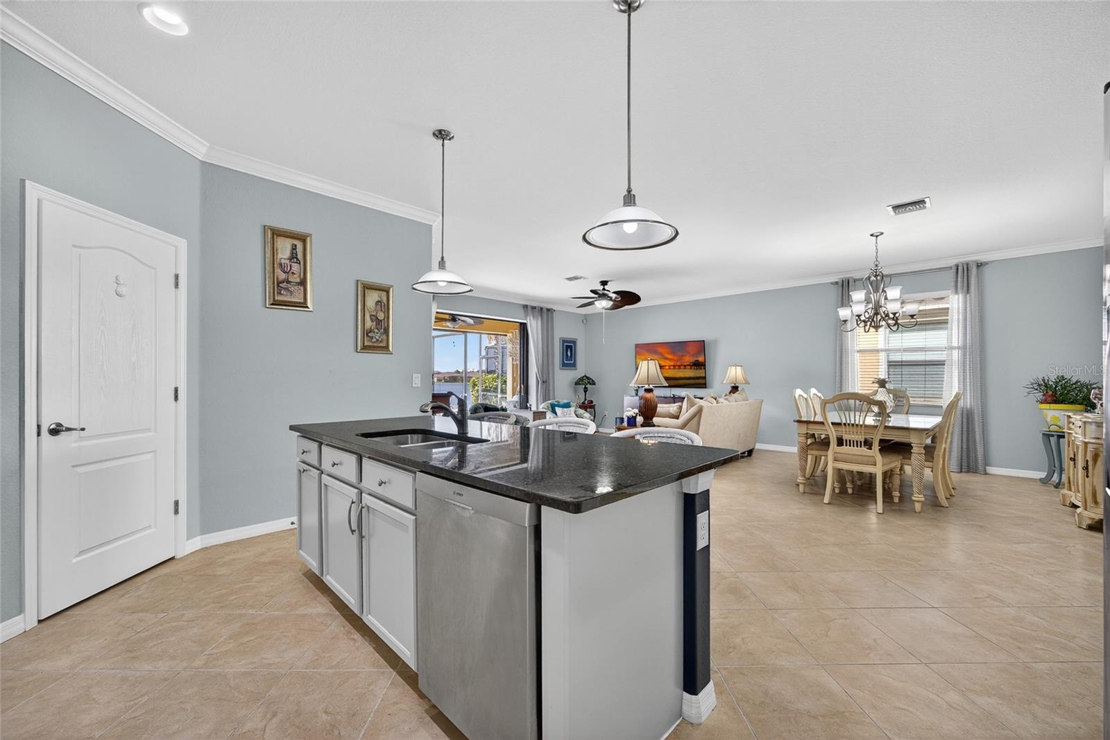 PROMENADE WEST/FORUM PH 2 - Residential