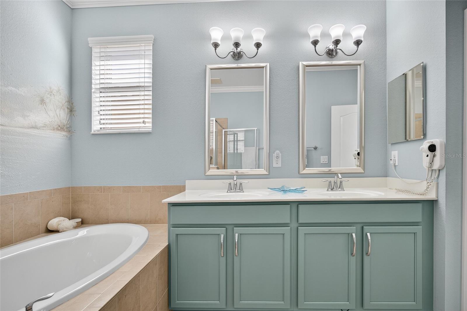 PROMENADE WEST/FORUM PH 2 - Residential