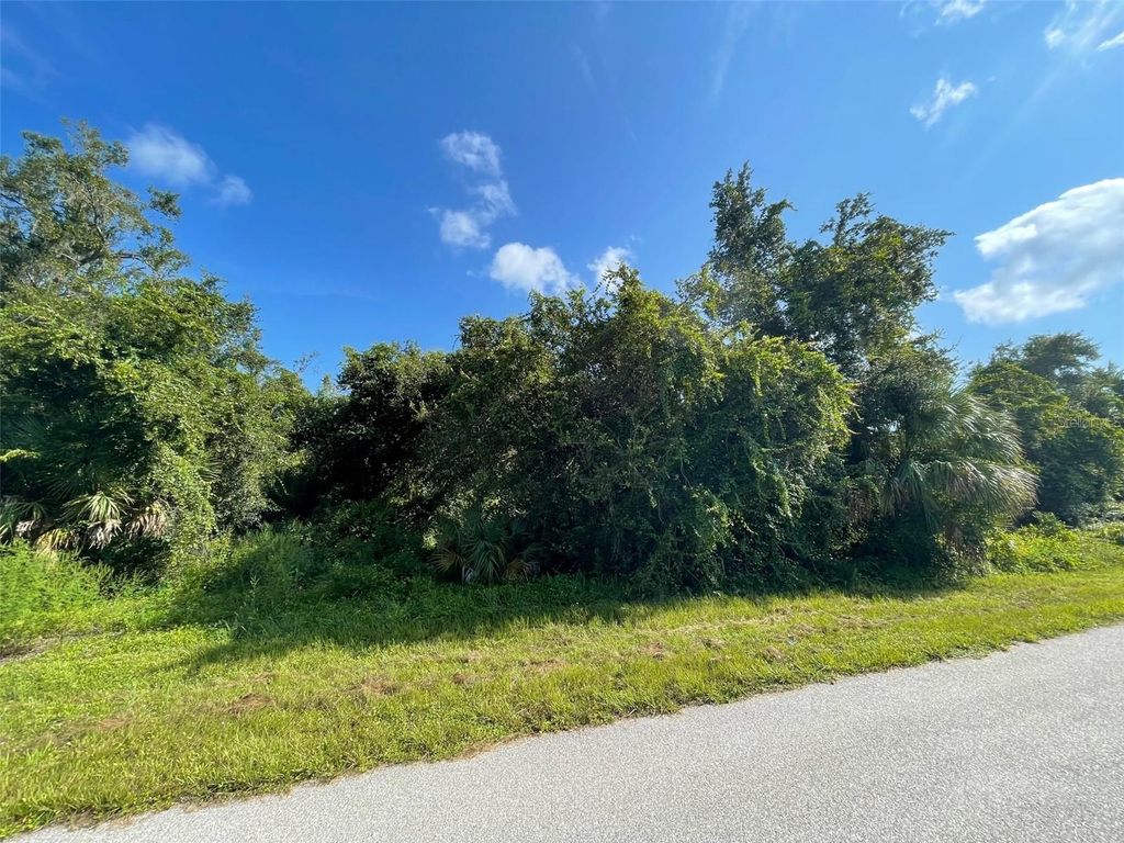 Photo of 16432 Aspen Avenue, Port Charlotte, FL 33954 (MLS # A4582575)