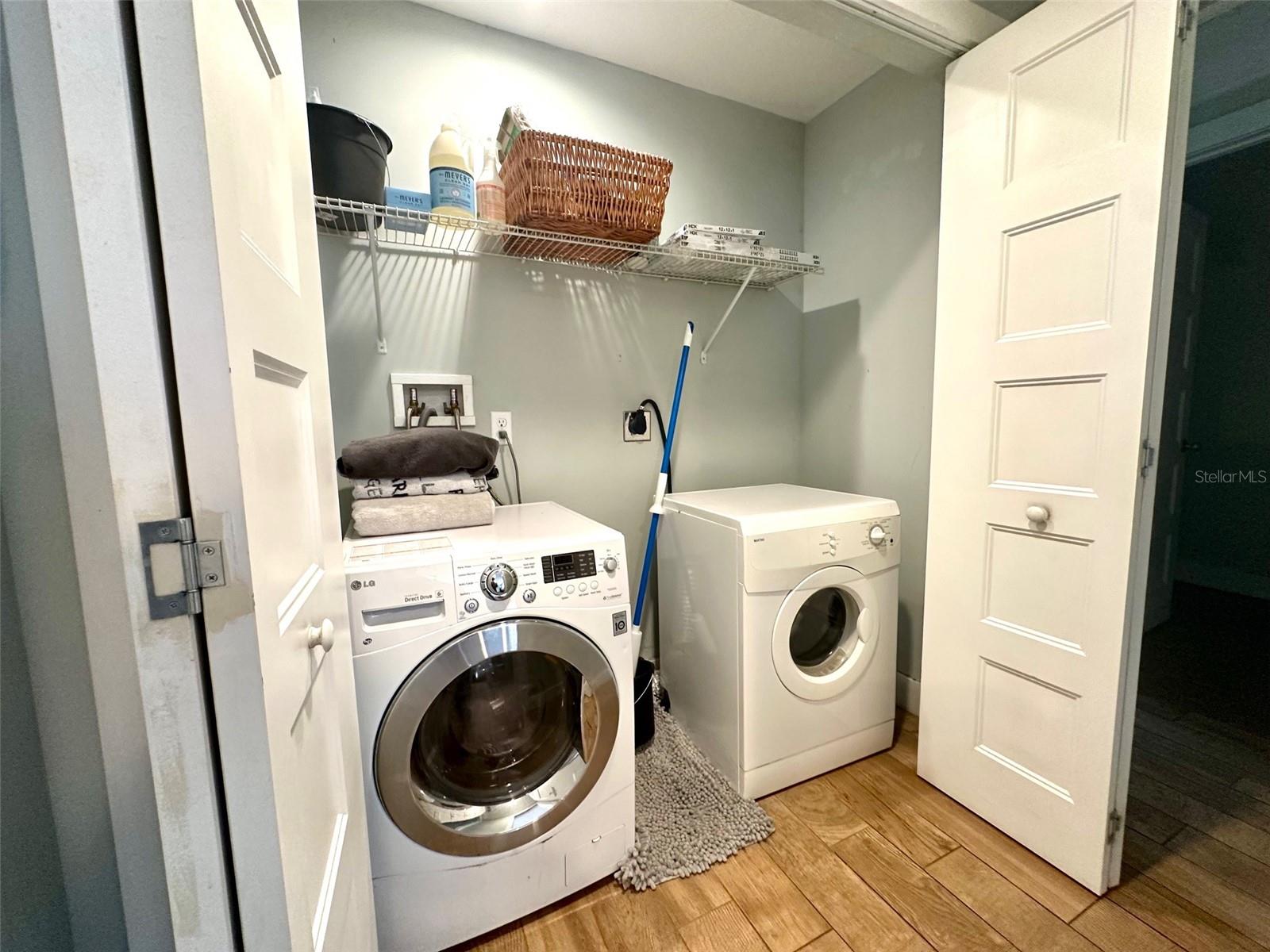 DEL ORO GARDENS - Residential Lease