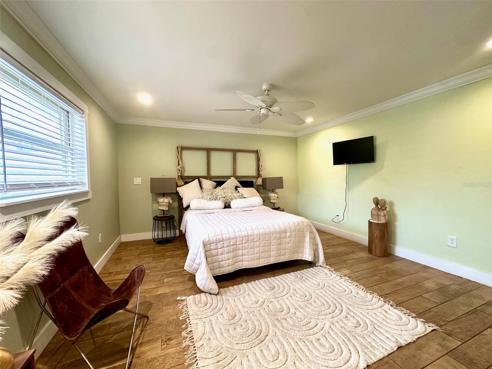 DEL ORO GARDENS - Residential Lease