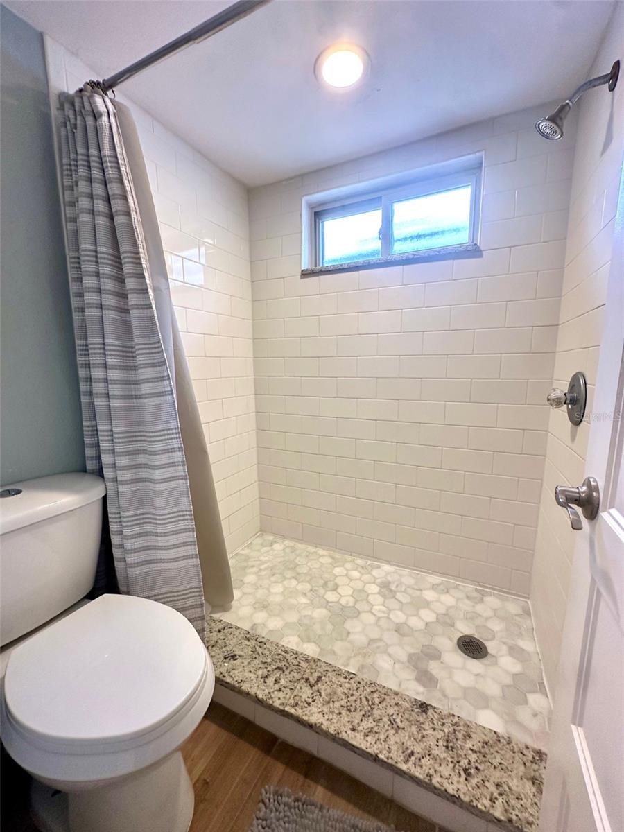 DEL ORO GARDENS - Residential Lease