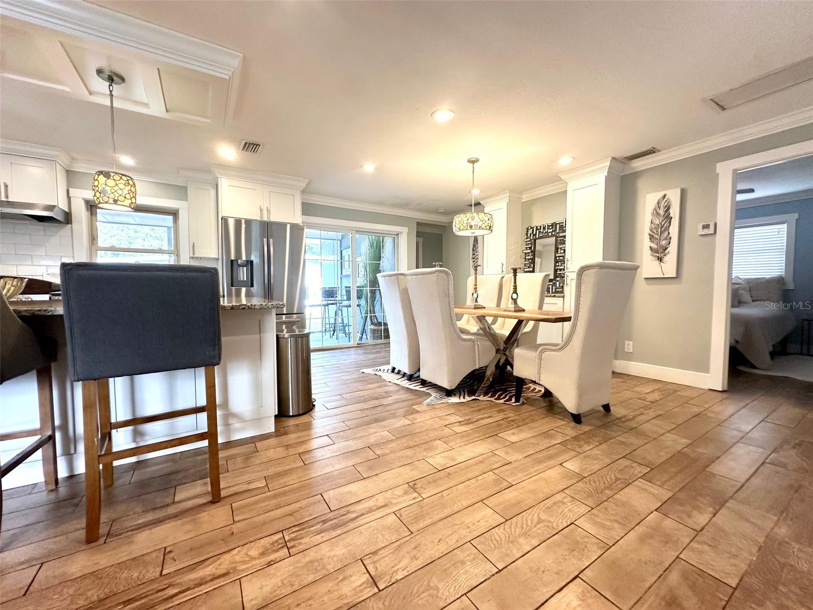 DEL ORO GARDENS - Residential Lease