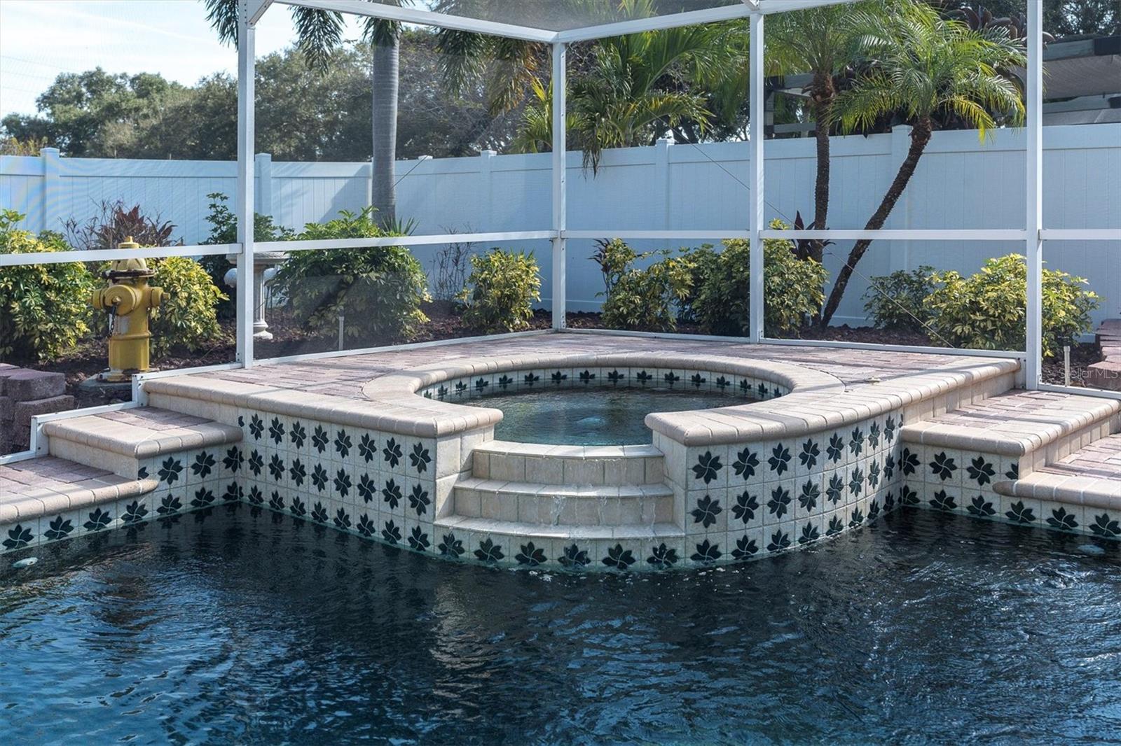 FALCON RIDGE - Residential