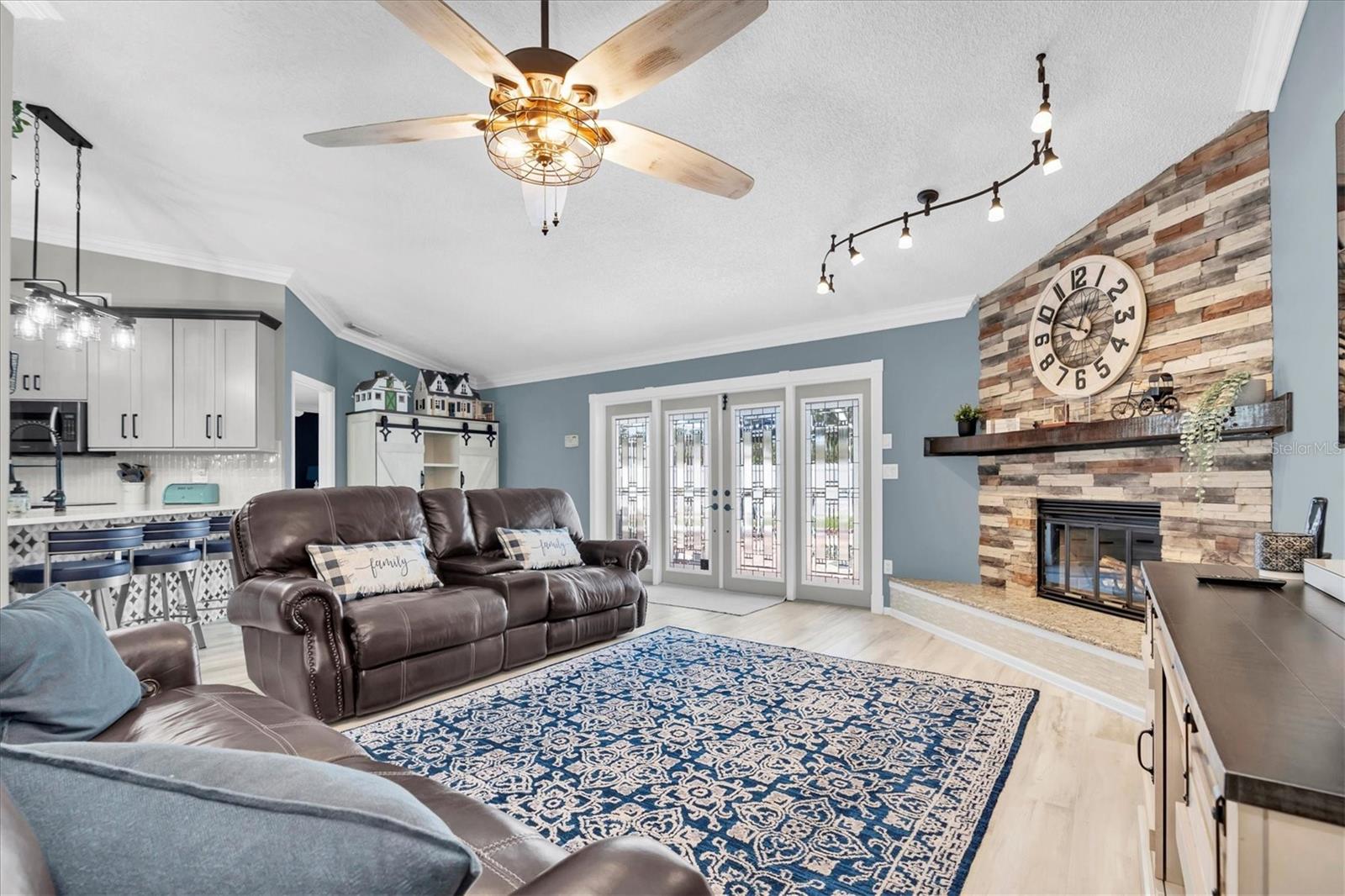 FALCON RIDGE - Residential