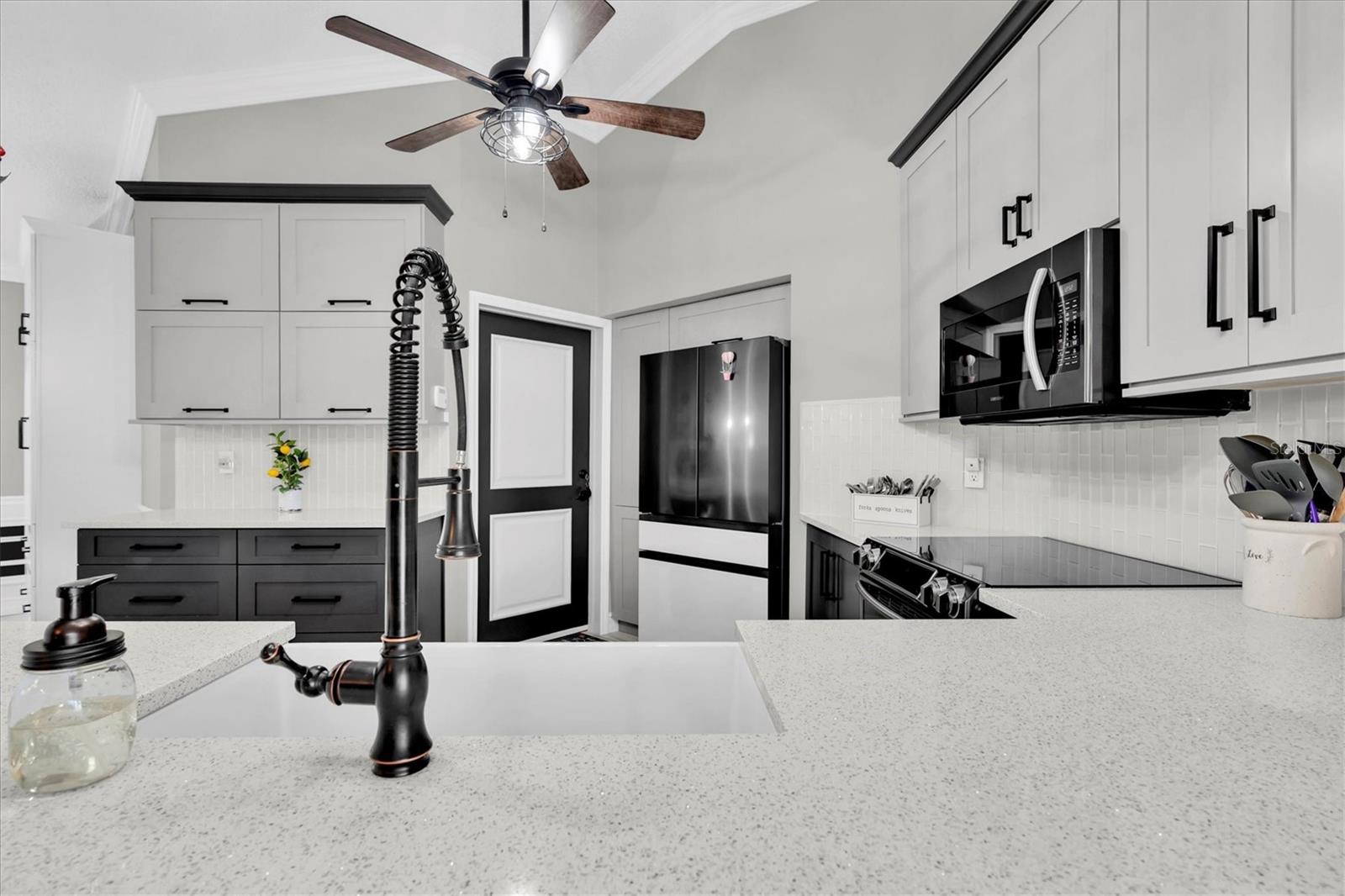 FALCON RIDGE - Residential