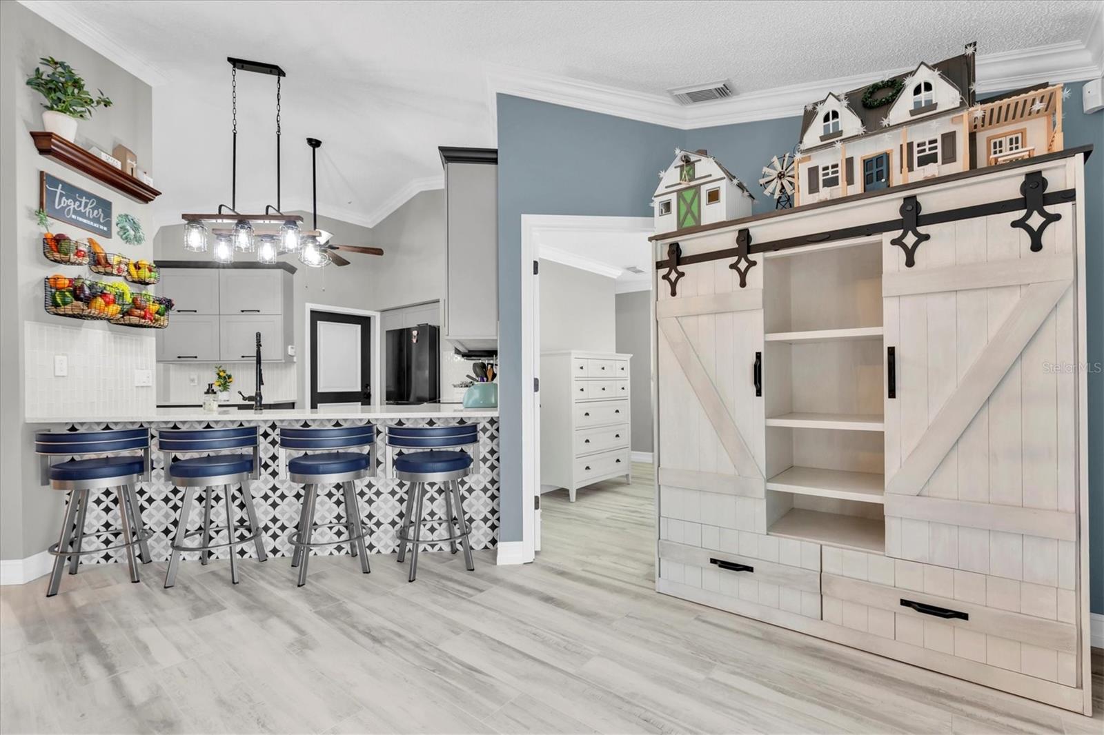 FALCON RIDGE - Residential