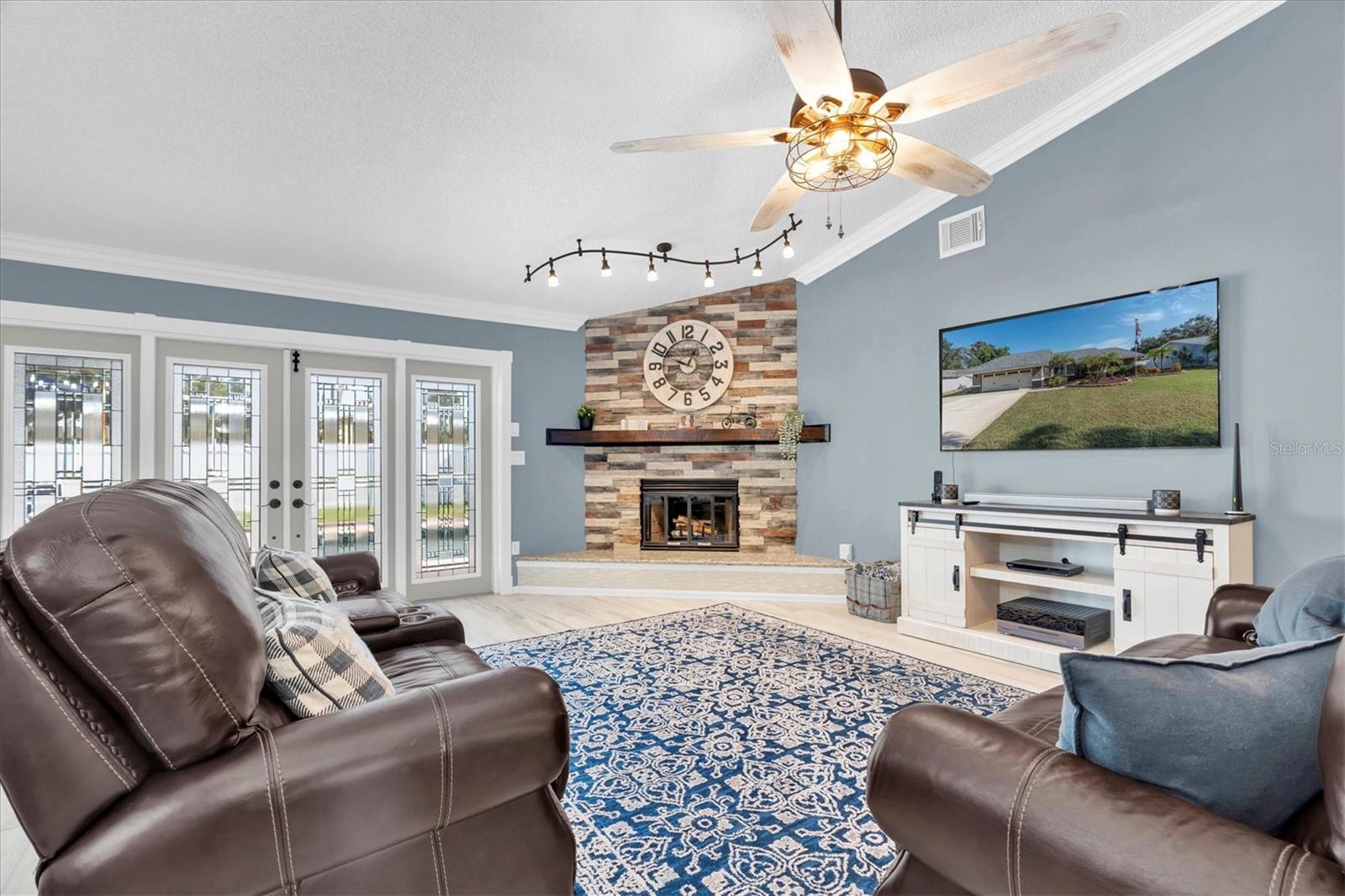 FALCON RIDGE - Residential