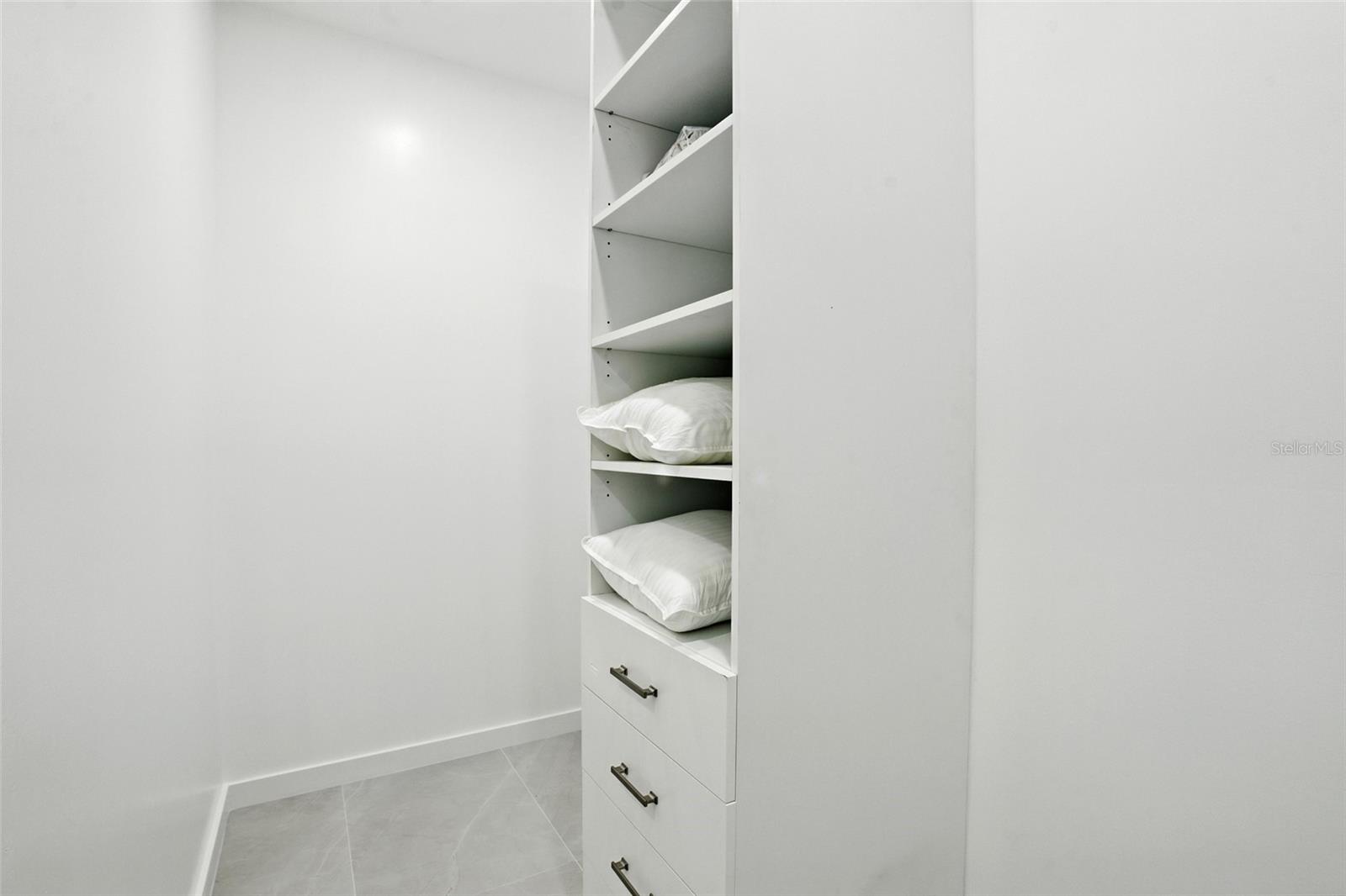 ROTONDA SANDS - Residential