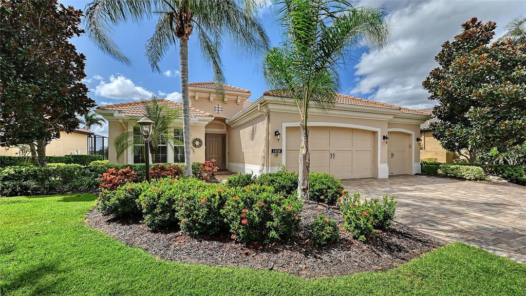 Photo of 14718 Secret Harbor Place, Lakewood Ranch, FL 34202 (MLS # A4665088)