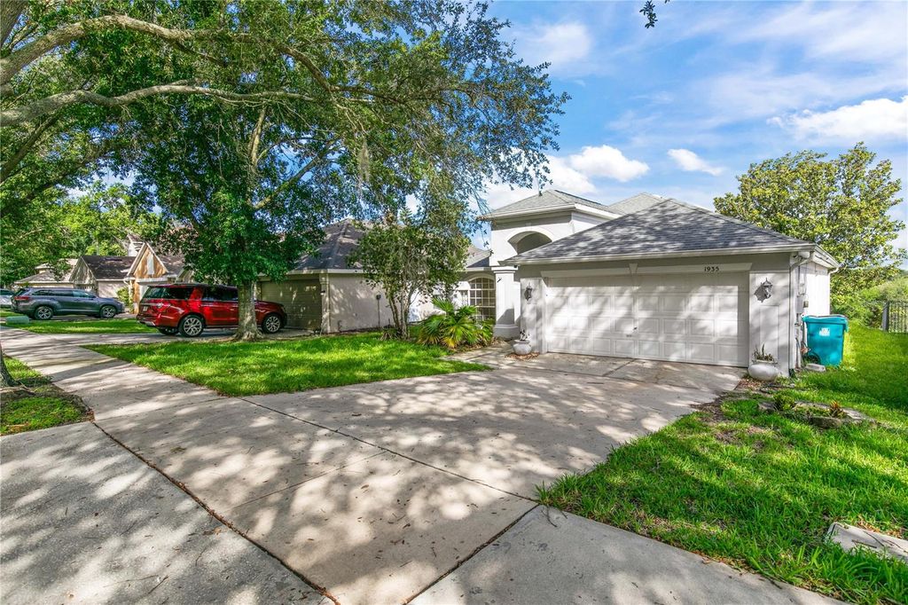 Photo of 1935 Westpointe Circle, Orlando, FL 32835 (MLS # O6418860)