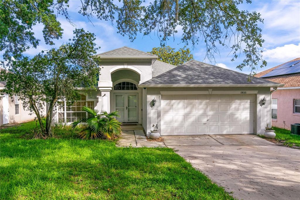 Photo of 1935 Westpointe Circle, Orlando, FL 32835 (MLS # O6418860)
