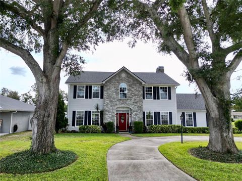 A home in WINTER HAVEN