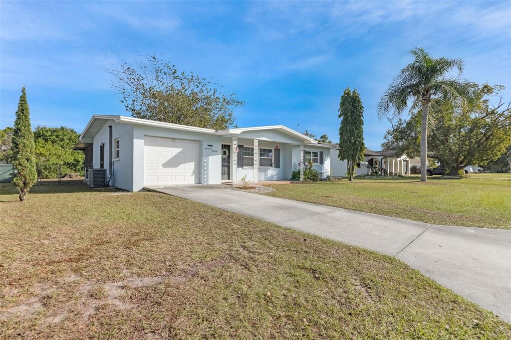 Photo of 1719 Cardinal Drive, Clearwater, FL 33759 (MLS # TB8463799)