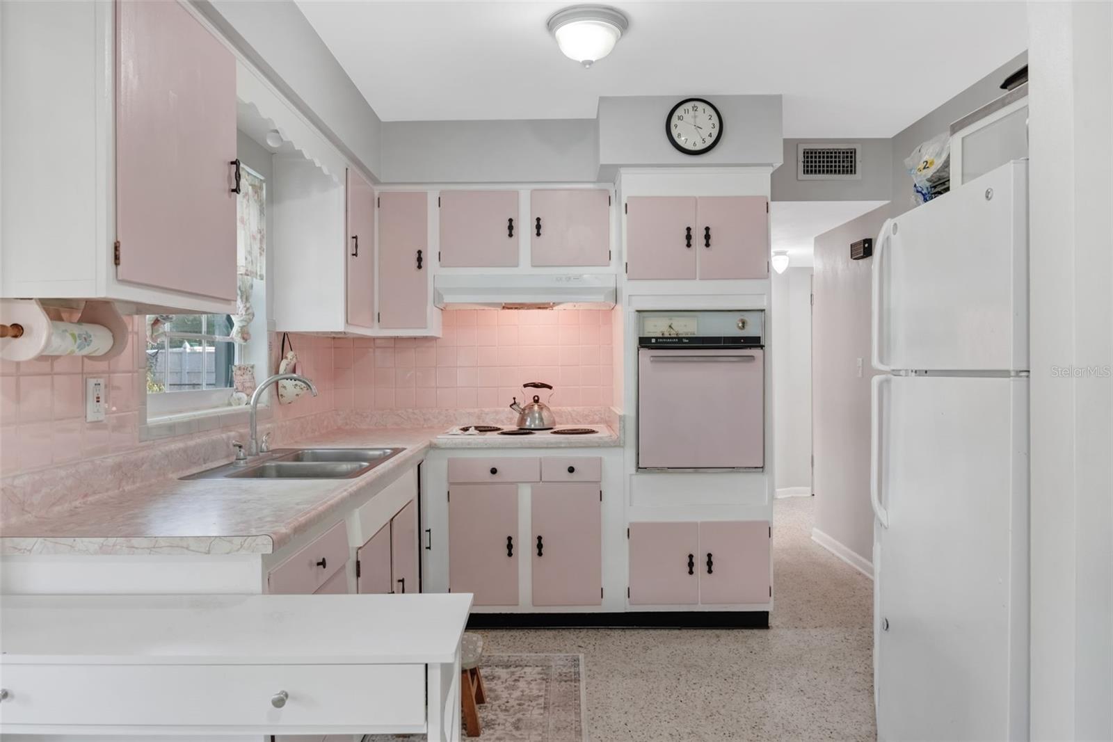 PINELLAS TERRACE - Residential