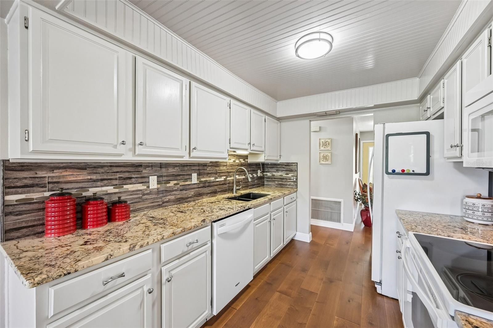 SUN CITY CENTER UNIT 52 - Residential