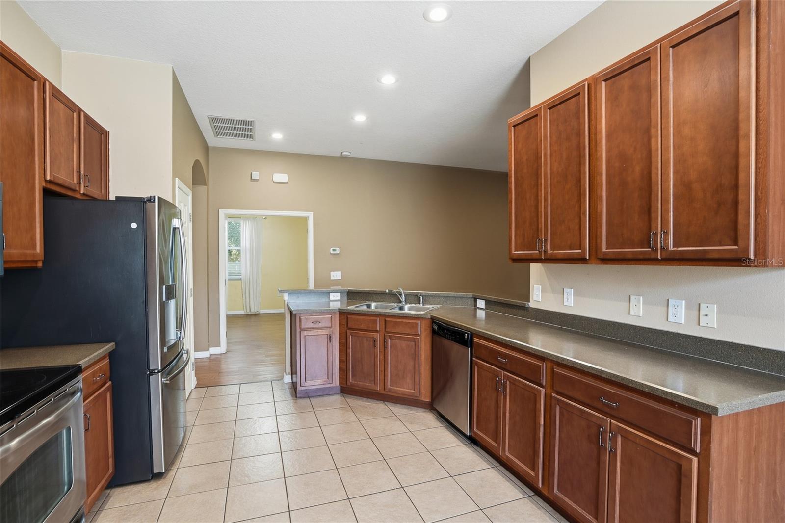 MEADOW POINTE 03 PRCL DD & Y - Residential Lease