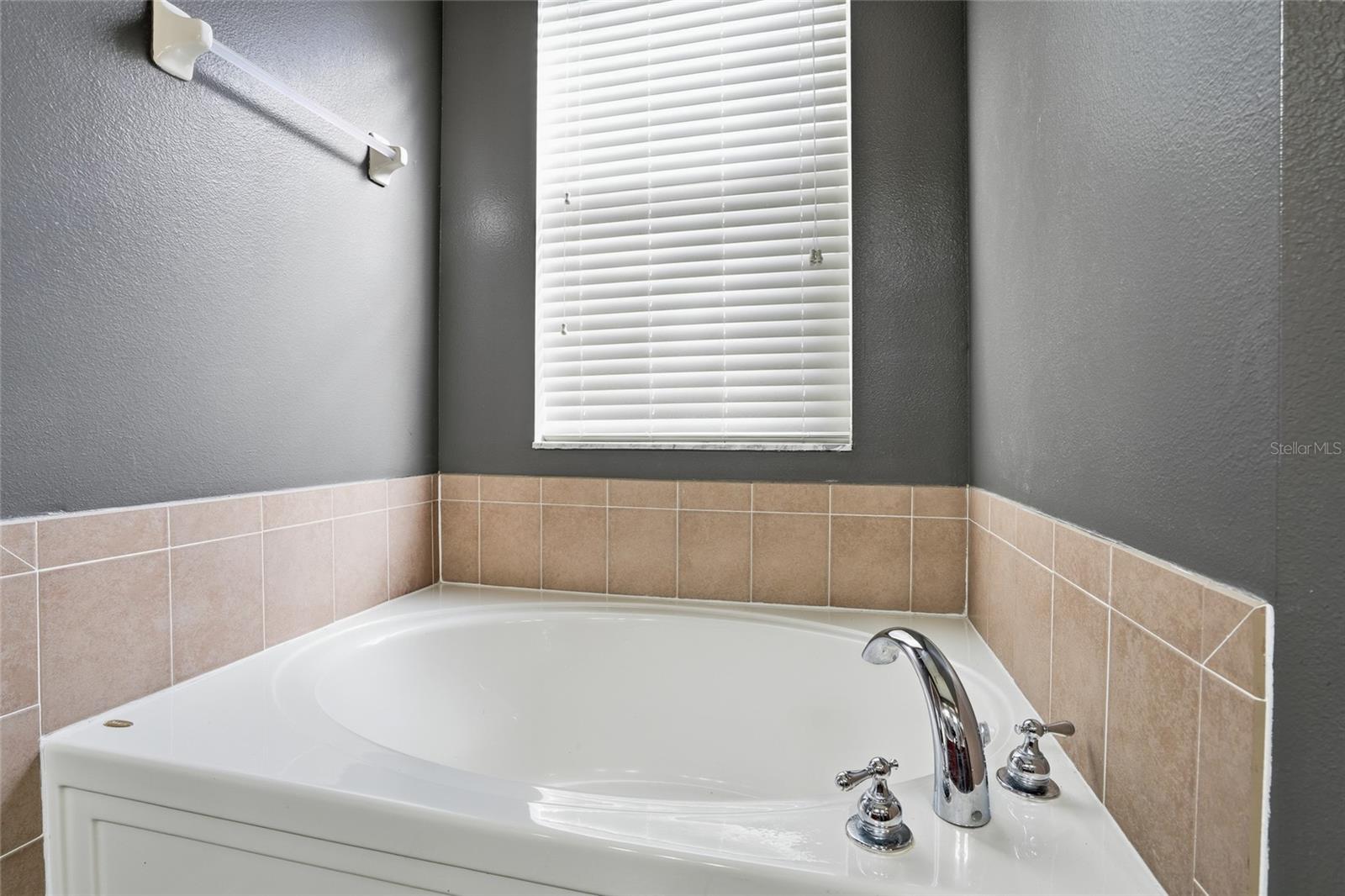 MEADOW POINTE 03 PRCL DD & Y - Residential Lease