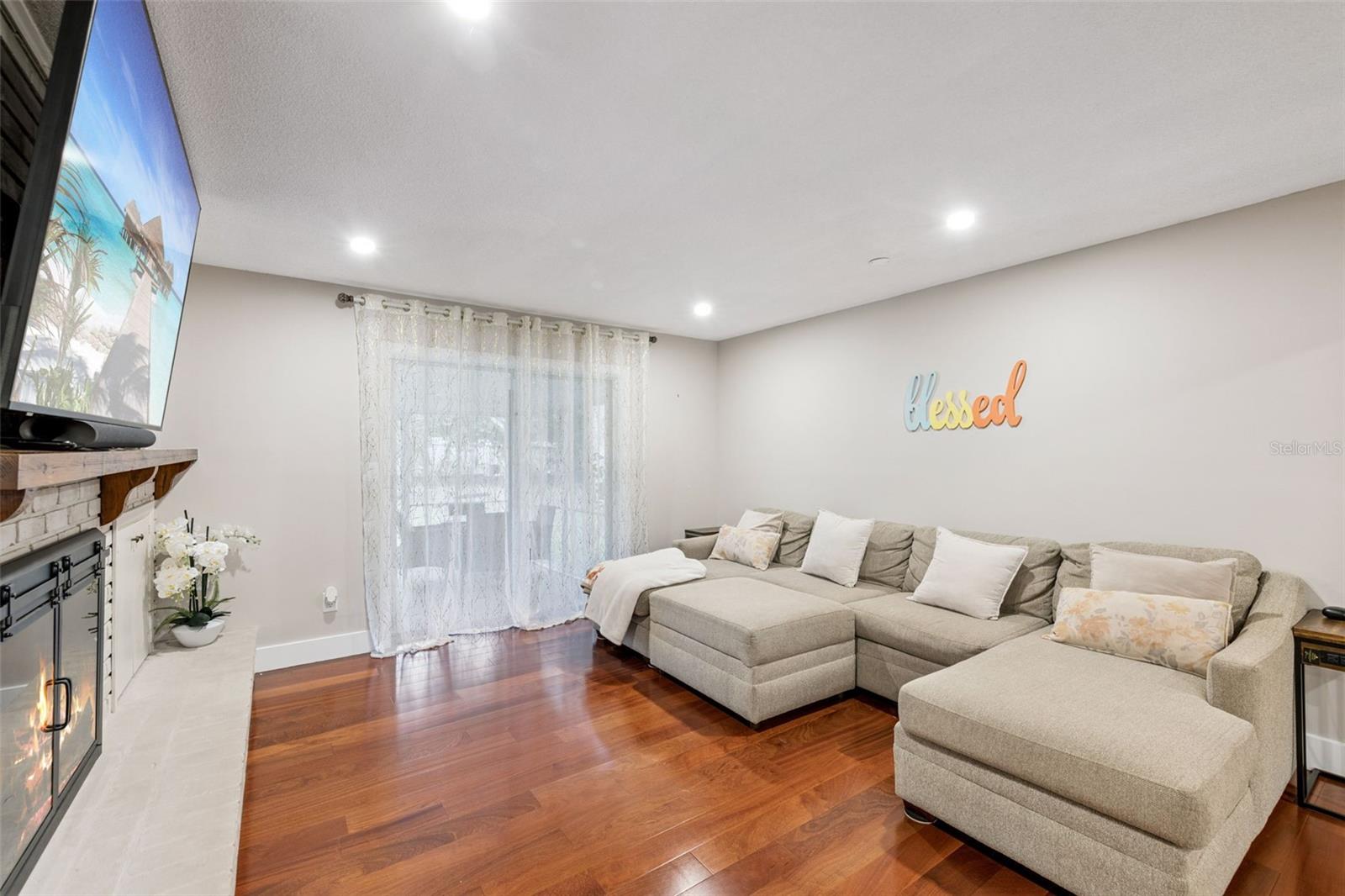 ERROL ESTATE - Residential