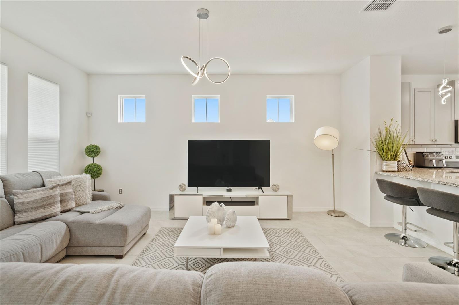 2800 CELLO LANE