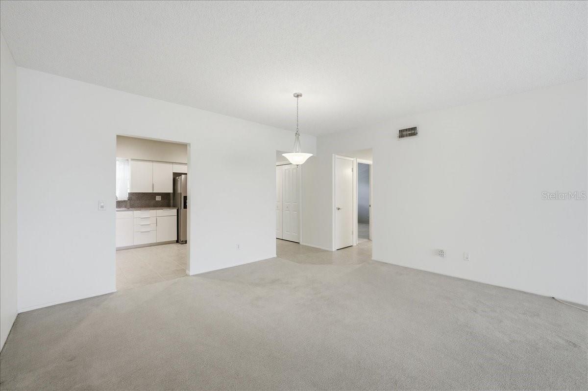 ON TOP OF THE WORLD - Residential