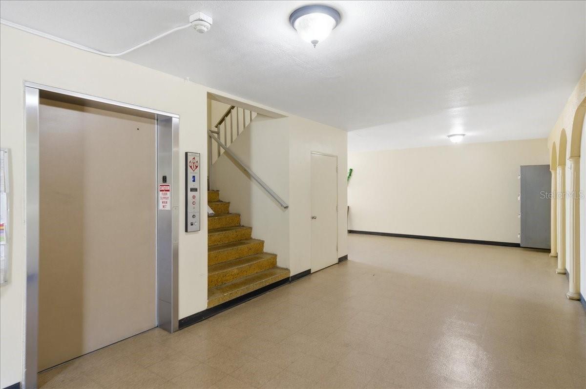 ON TOP OF THE WORLD - Residential