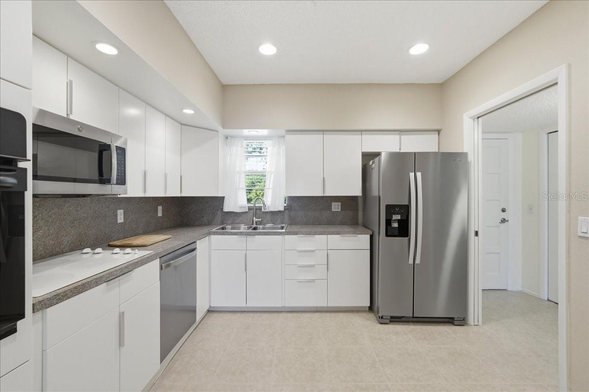 ON TOP OF THE WORLD - Residential