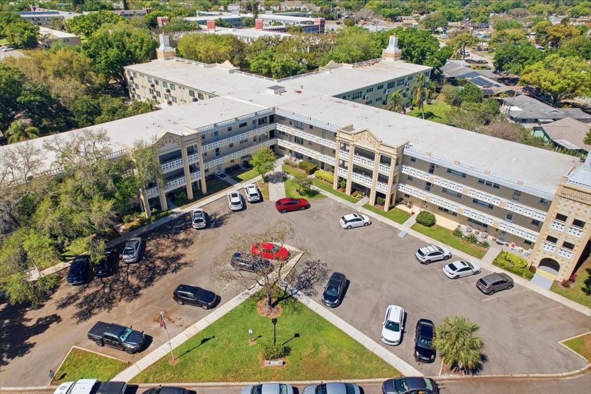 ON TOP OF THE WORLD - Residential