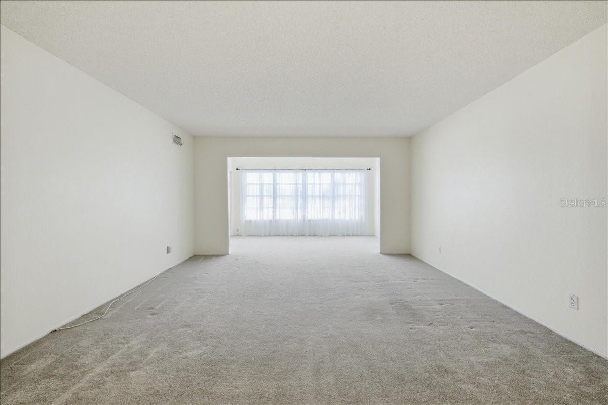 ON TOP OF THE WORLD - Residential