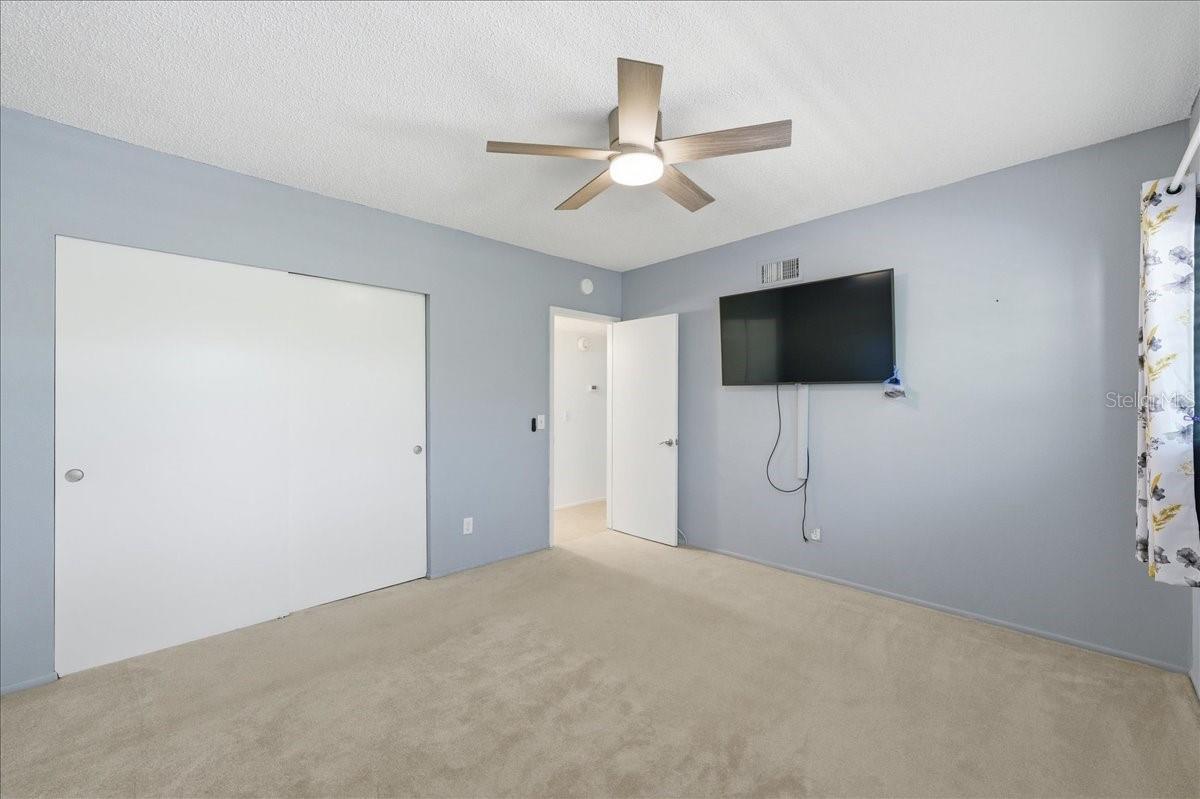 ON TOP OF THE WORLD - Residential