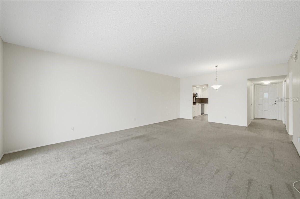 ON TOP OF THE WORLD - Residential