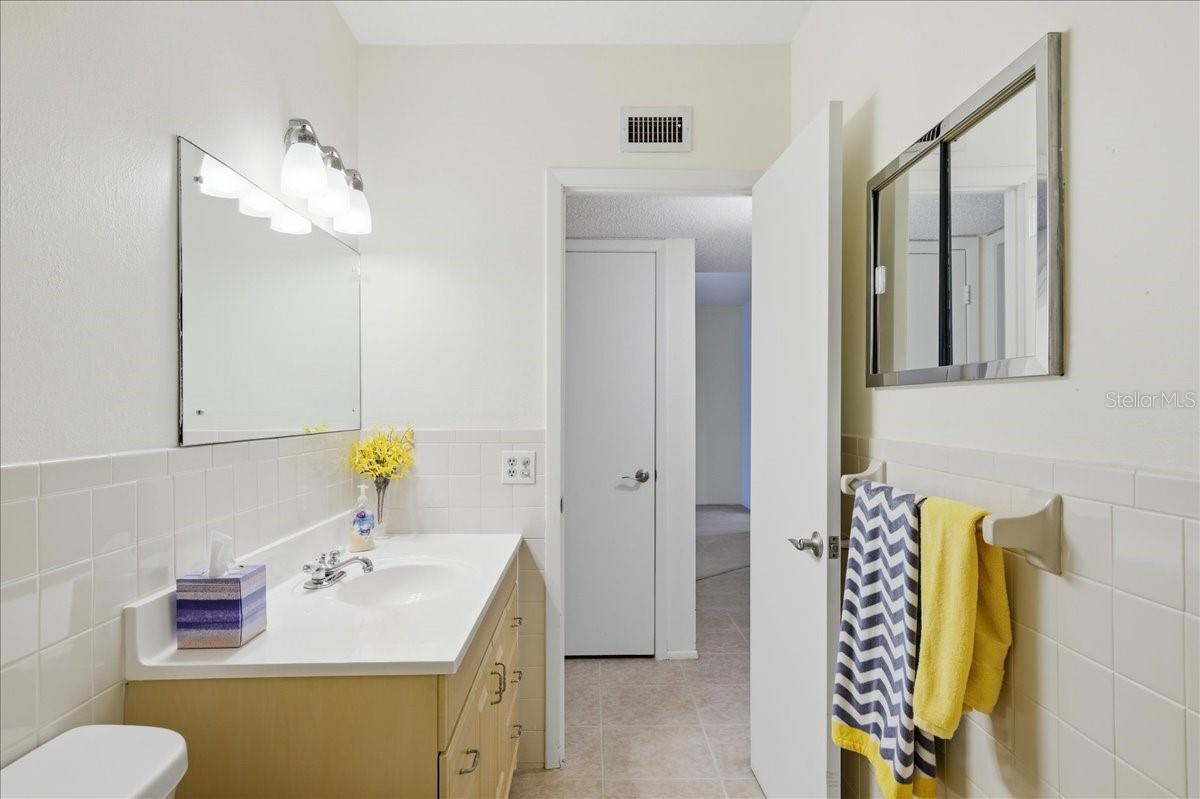 ON TOP OF THE WORLD - Residential