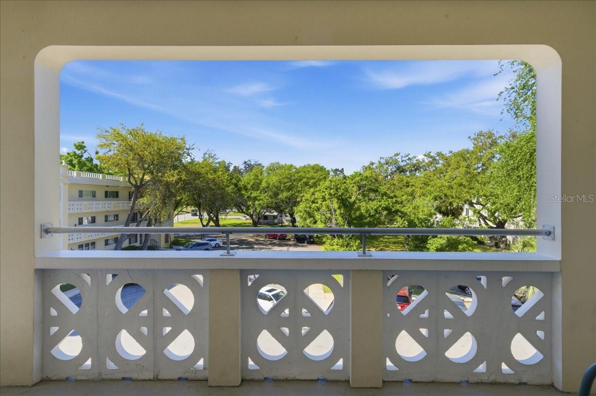 ON TOP OF THE WORLD - Residential