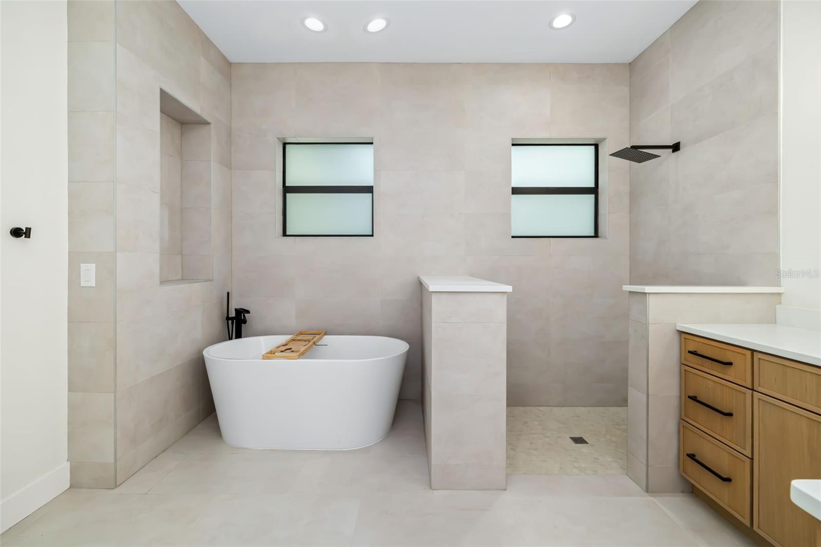 ROTONDA SANDS - Residential