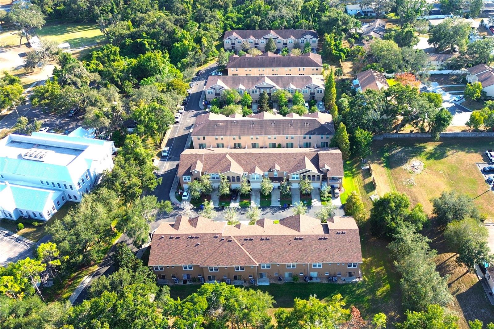 WHISPERING OAKS TWNHMS - Residential