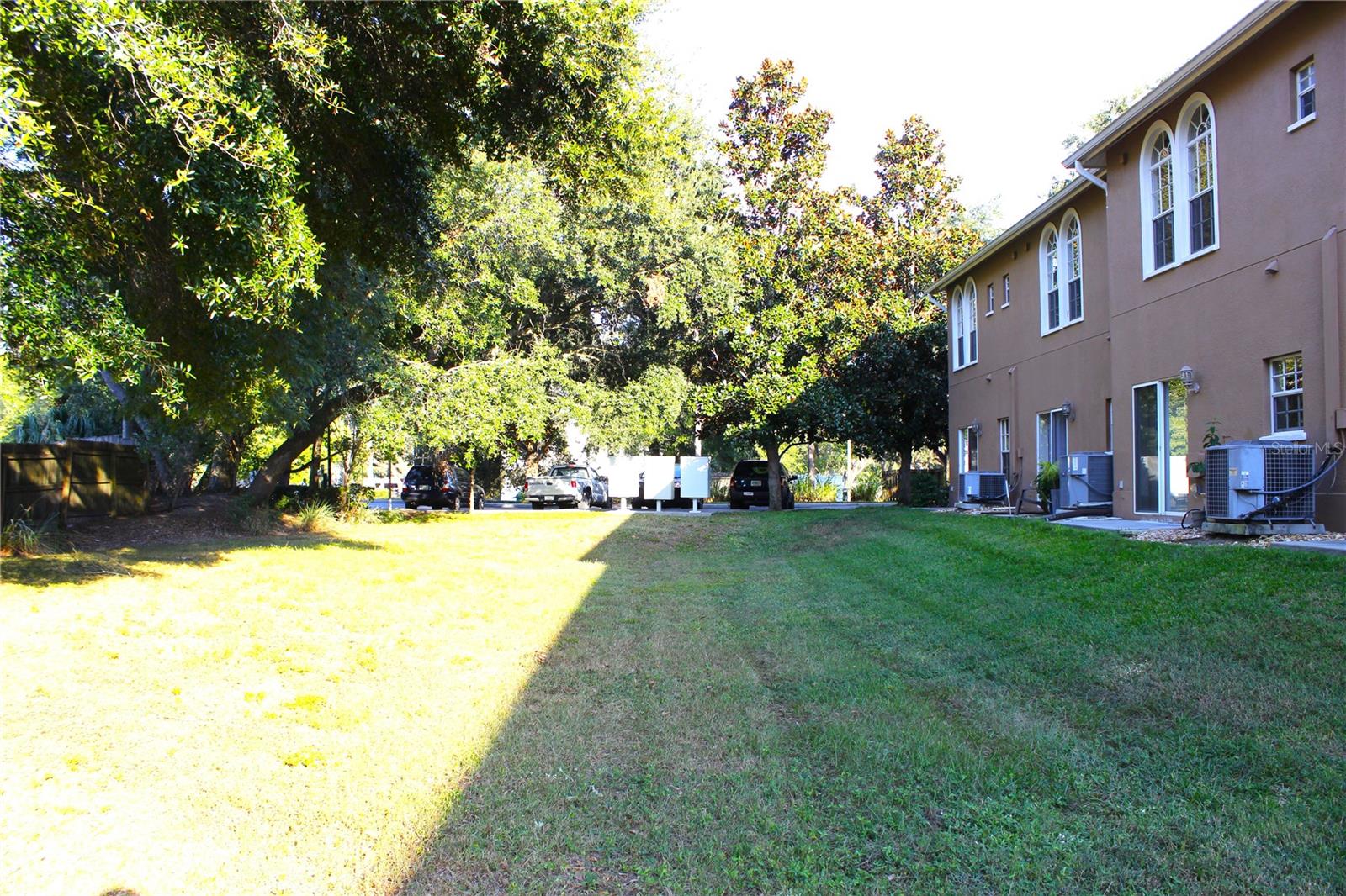 WHISPERING OAKS TWNHMS - Residential