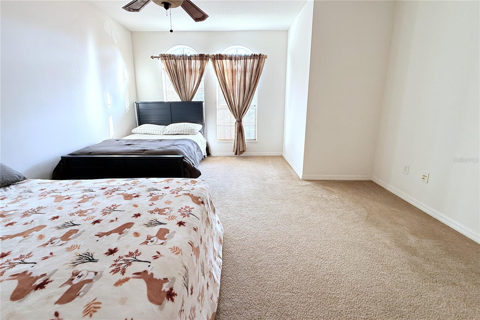 WHISPERING OAKS TWNHMS - Residential