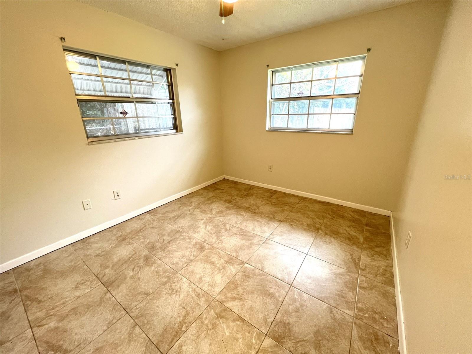 TROPICAL PARK UNIT 1 - Residential