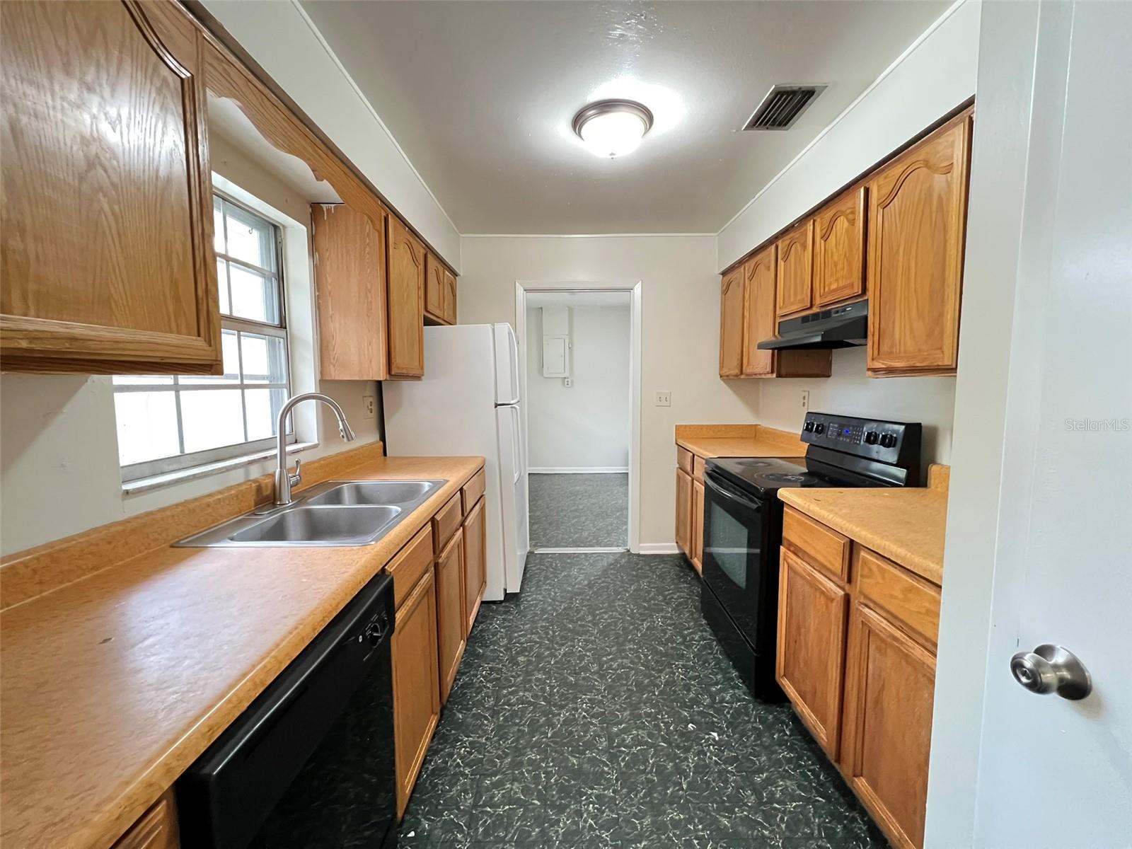 TROPICAL PARK UNIT 1 - Residential